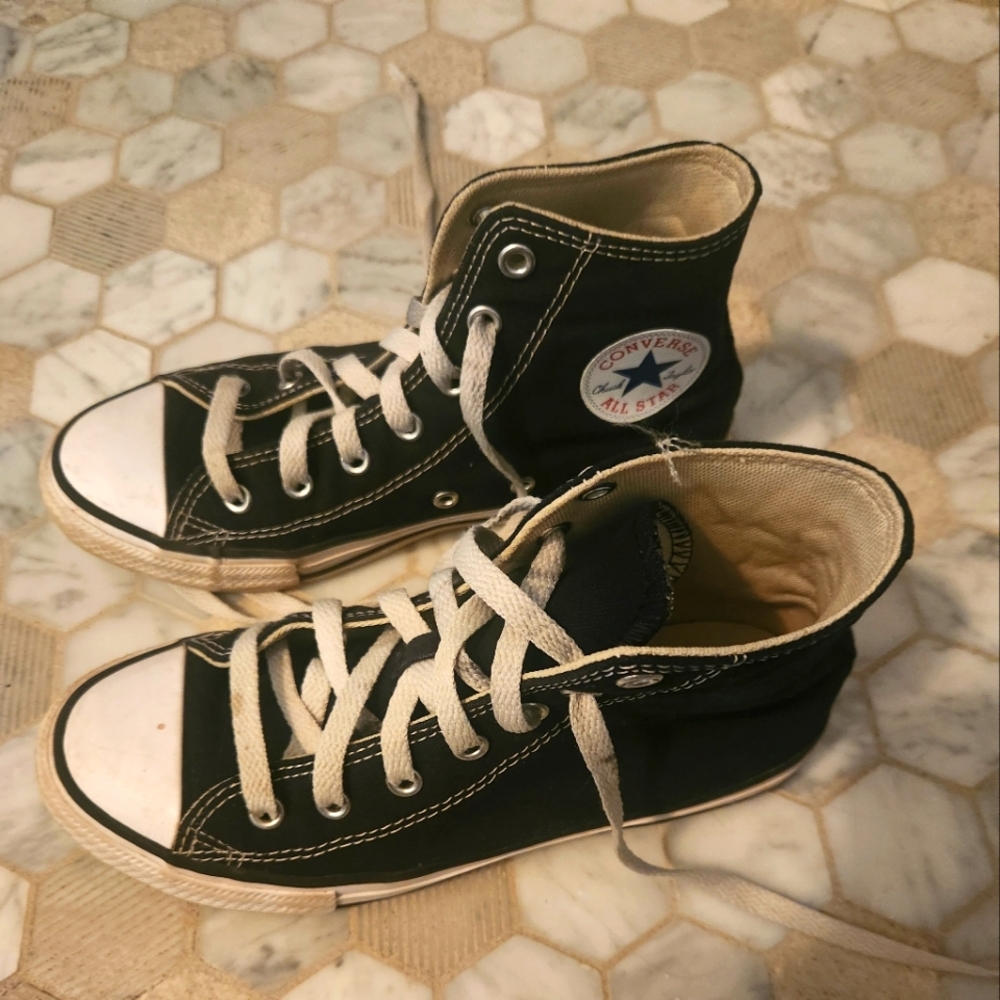 Girls Converse